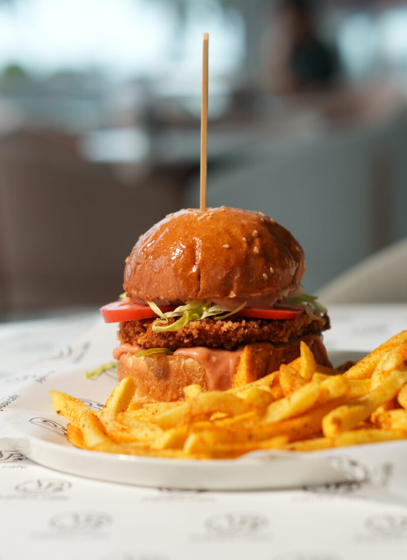 CHICKEN BURGER