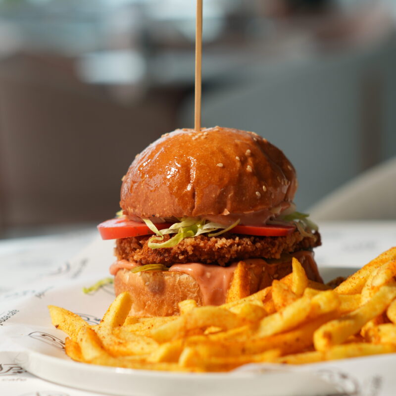 CHICKEN BURGER