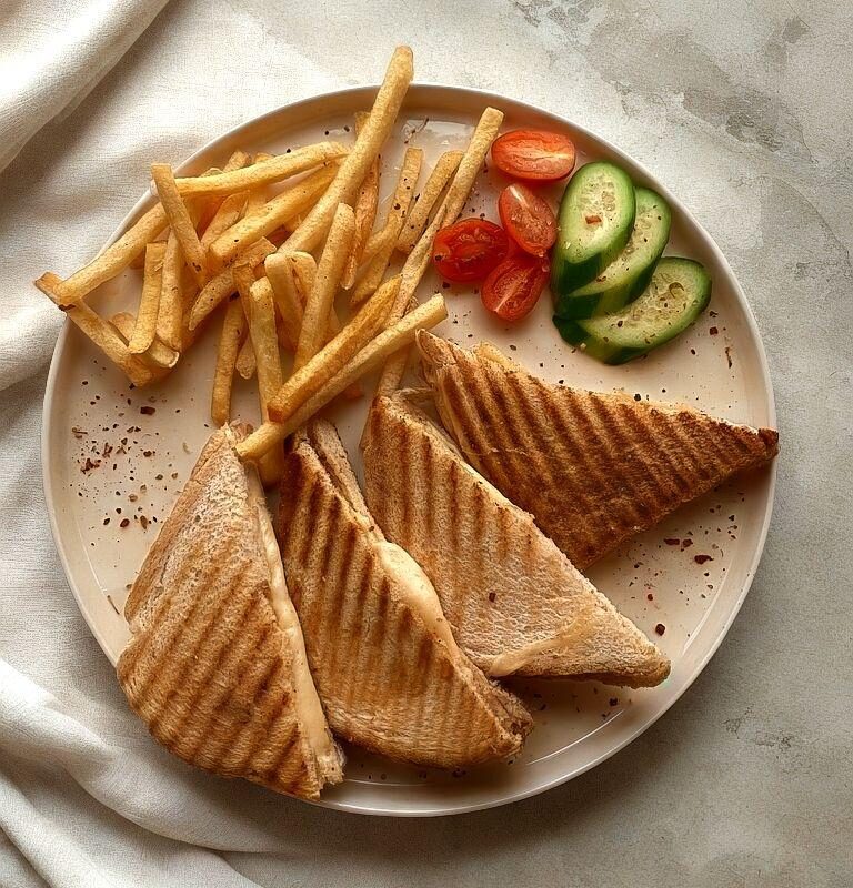 Klasik Kaşarlı Tost